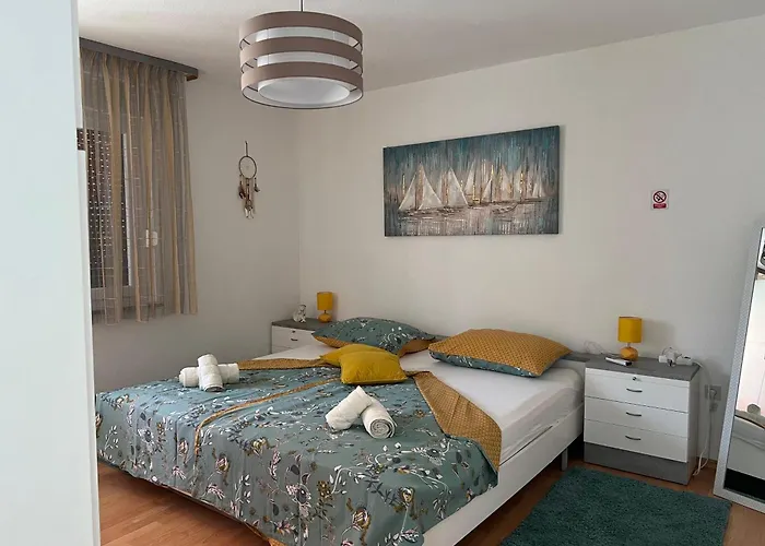 Lyra Feriehus Trogir